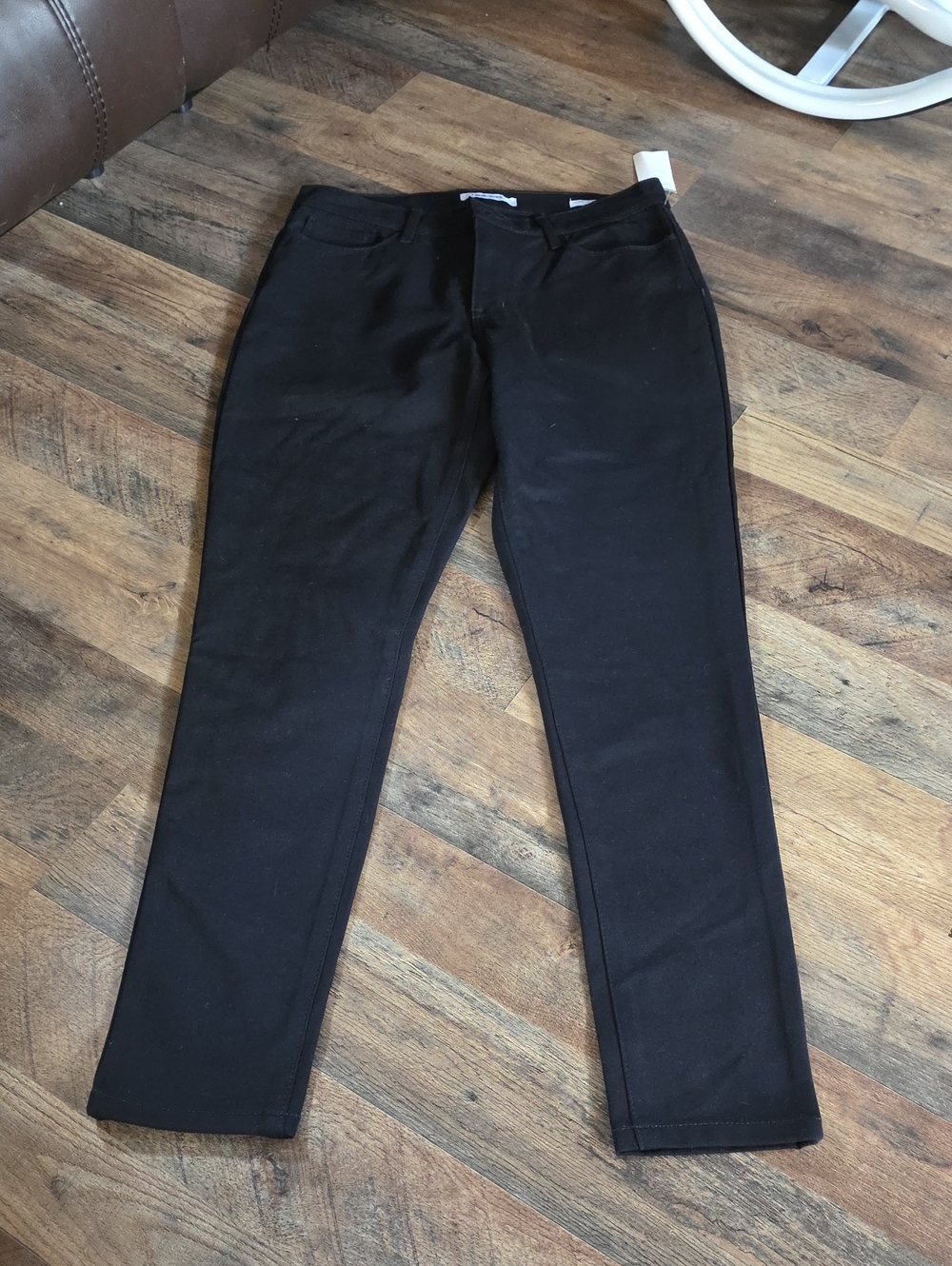 Nine West Solid Black Straight-Leg Jeans